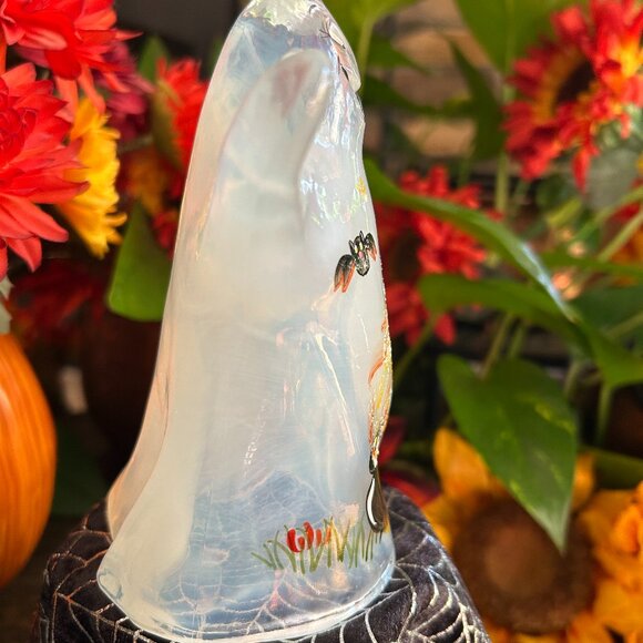 MINT 2006 Fenton Halloween “Batty” Ghost w/Witch’s Cauldron & Bats - Picture 6 of 16